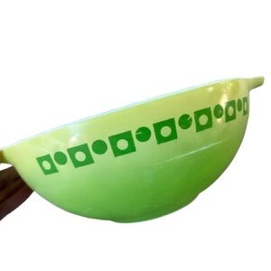 Pyrex Vintage Green Dot & Square Cinderella Mixing Bowl, size #444 4qt.
